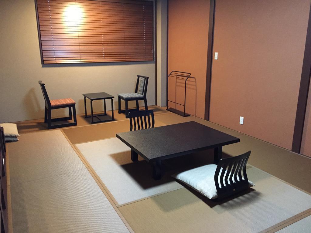 Tokiwa Ryokan Никко Экстерьер фото